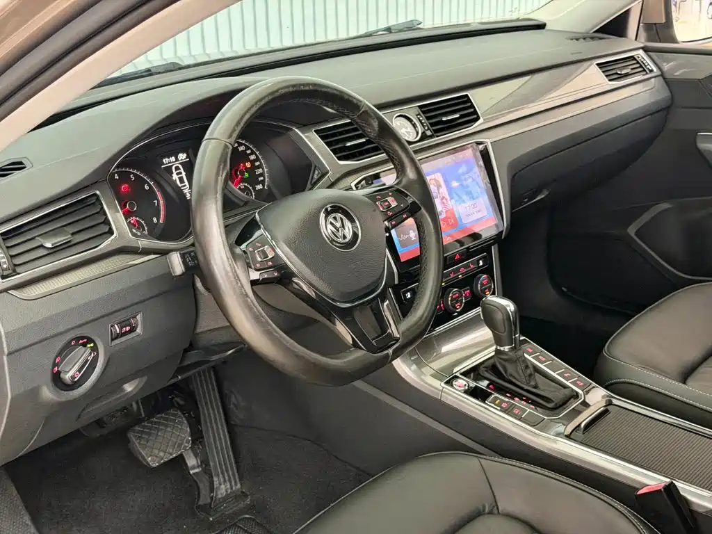 Volkswagen Passat 2017 — фото 28