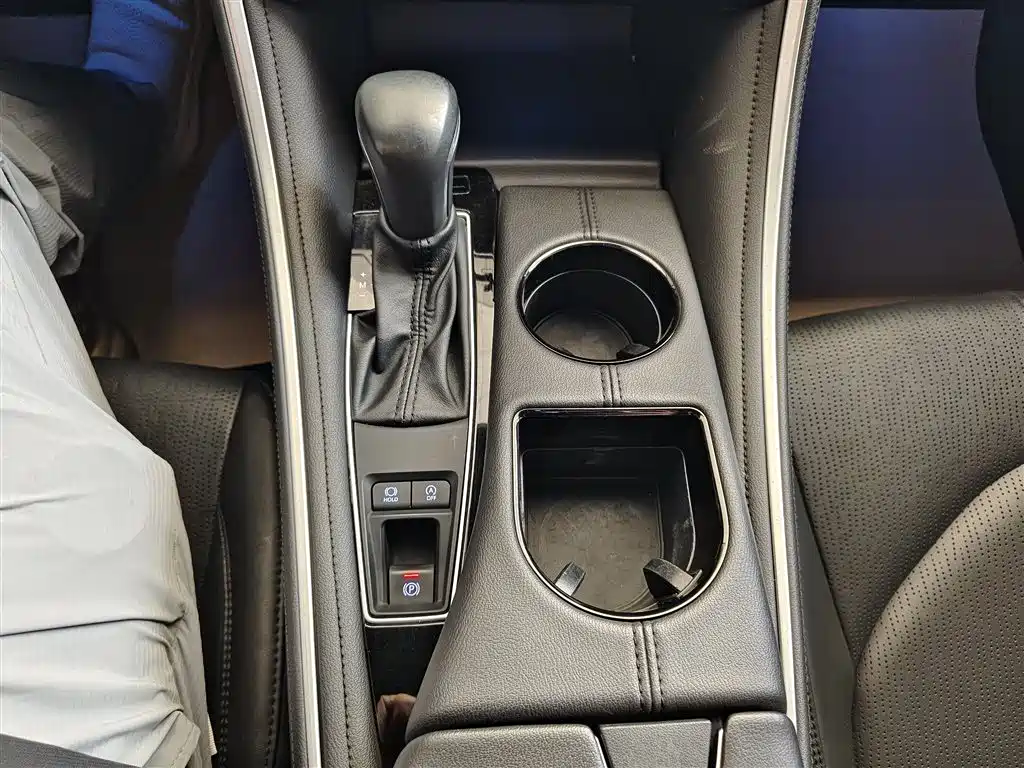 Toyota Avalon 2023 — фото 11