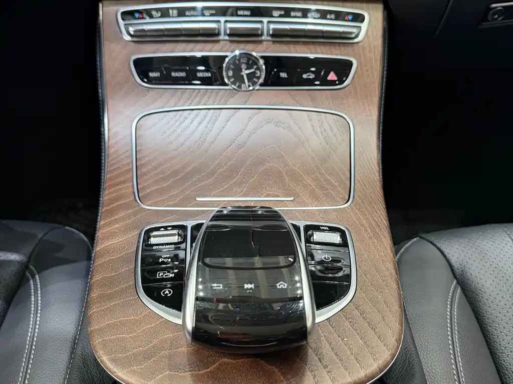 Mercedes-Benz E-Class 2018 — фото 9
