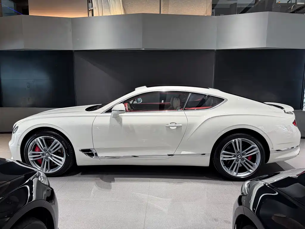 Bentley Continental 2023