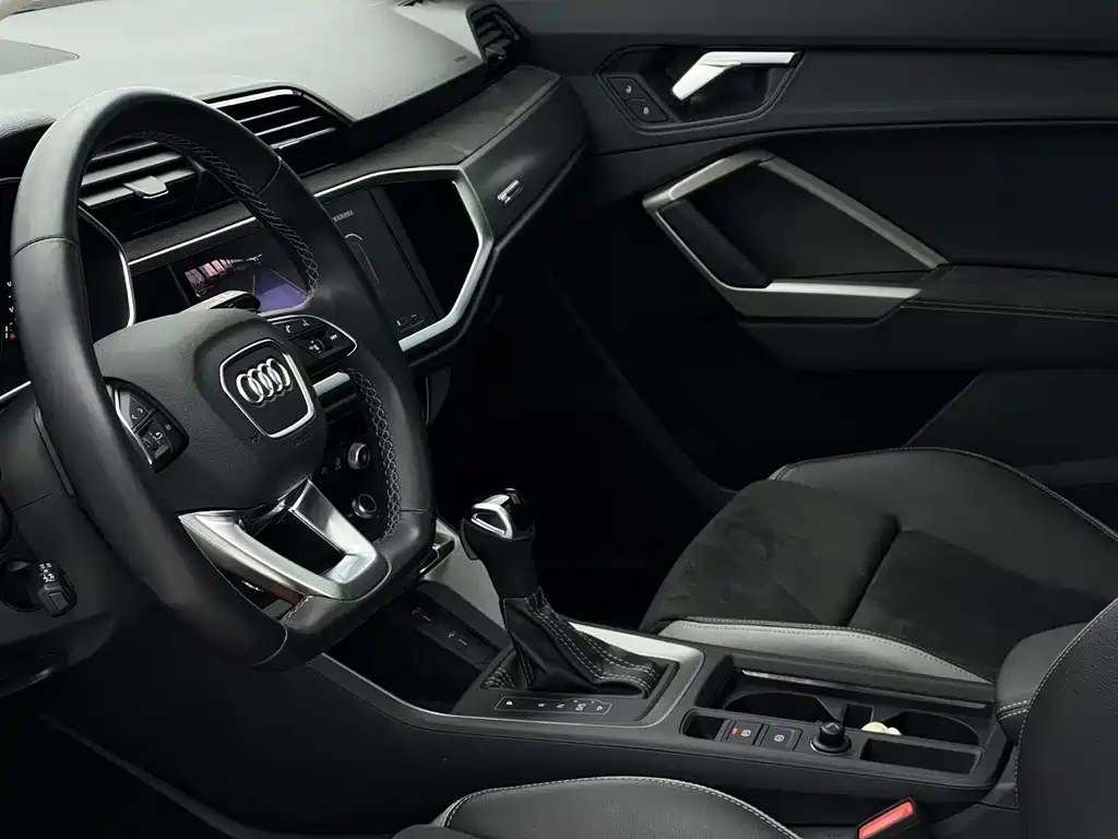 Audi Q3 2022 — фото 15