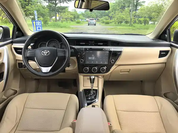 Toyota Corolla 2015