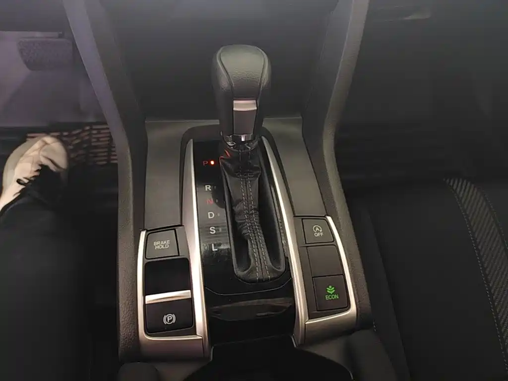 Honda Civic 2018 — фото 14