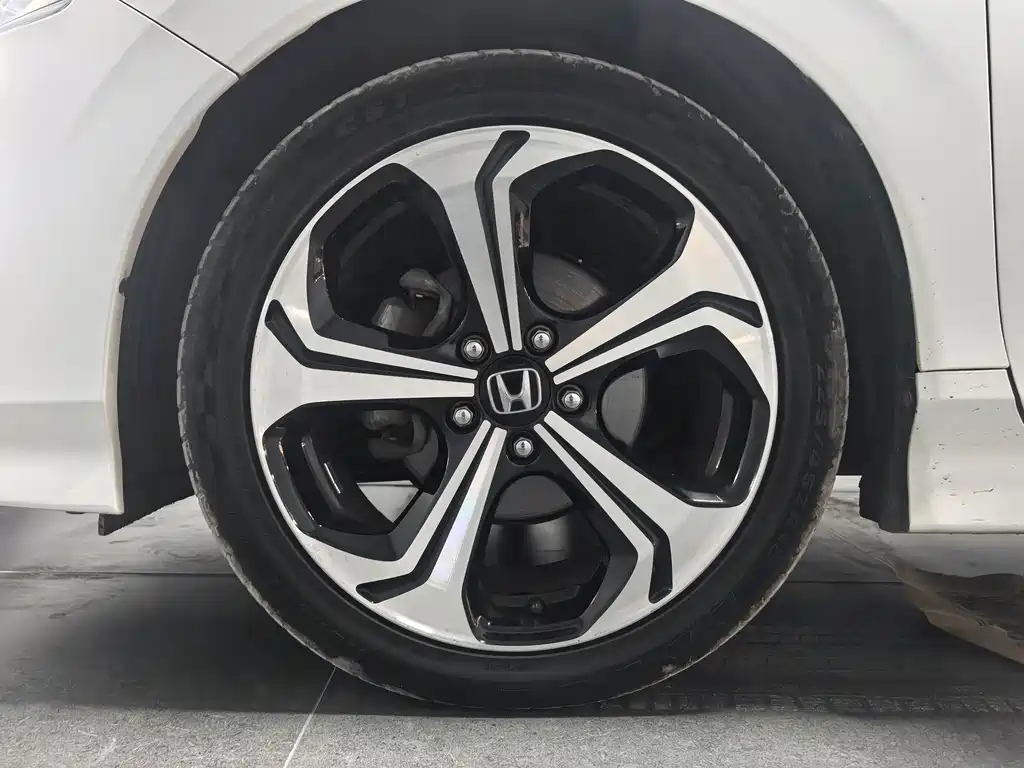 Honda Jade 2017 — фото 17