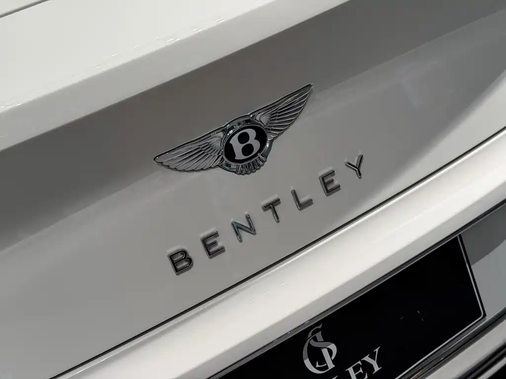 Bentley Continental 2023 — фото 19