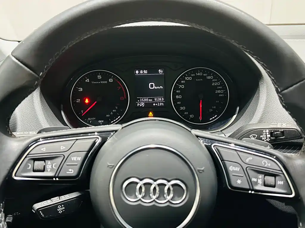 Audi Q2L 2023 — фото 8