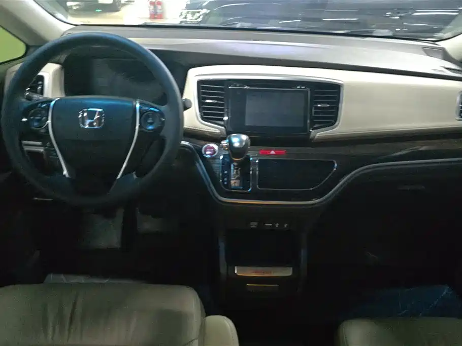 Honda Odyssey 2017 — фото 12