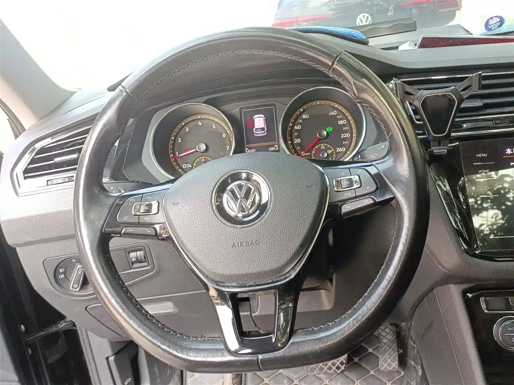 Volkswagen Tiguan L 2019 — фото 3