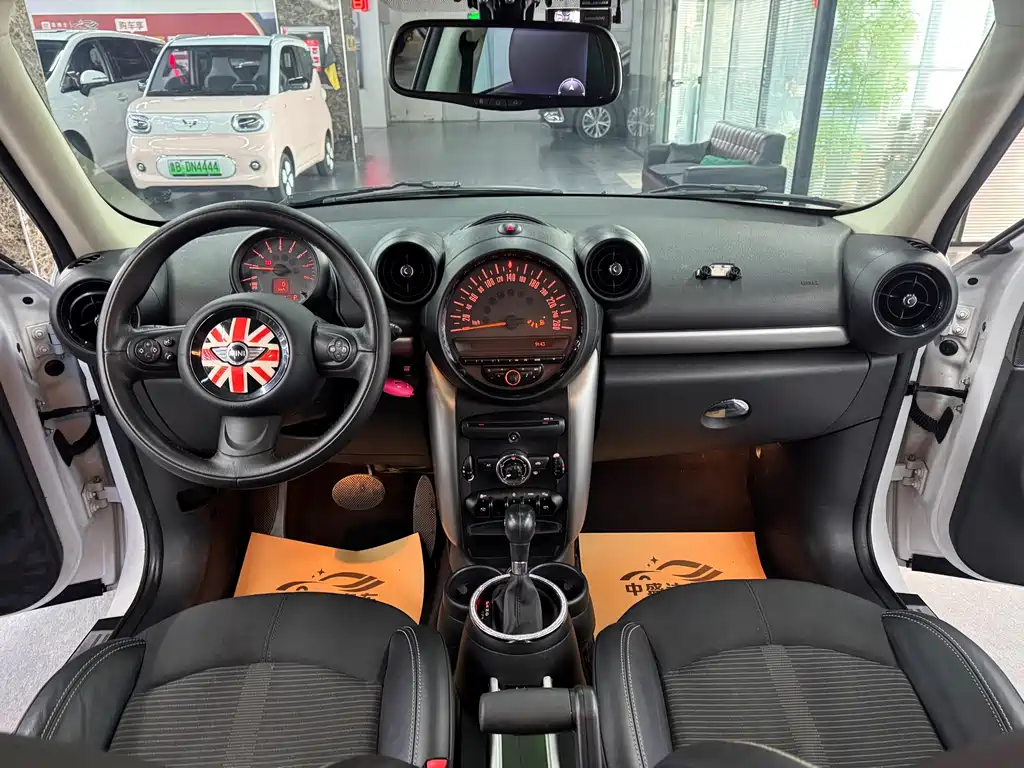 MINI Countryman 2016 — фото 13