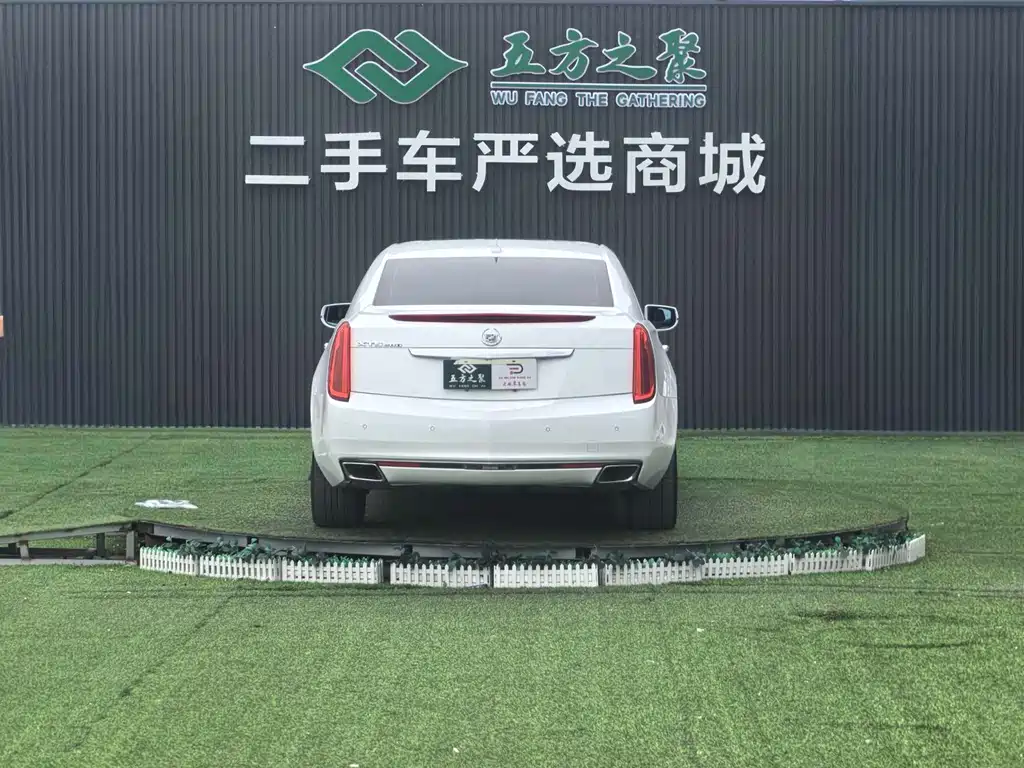 Cadillac XTS 2015 — фото 18