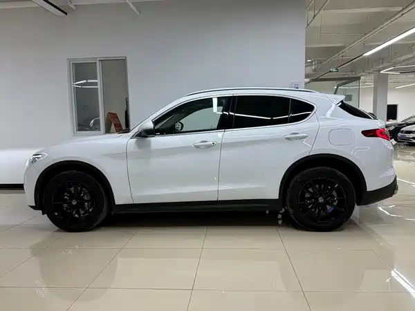 Alfa Romeo Stelvio 2019
