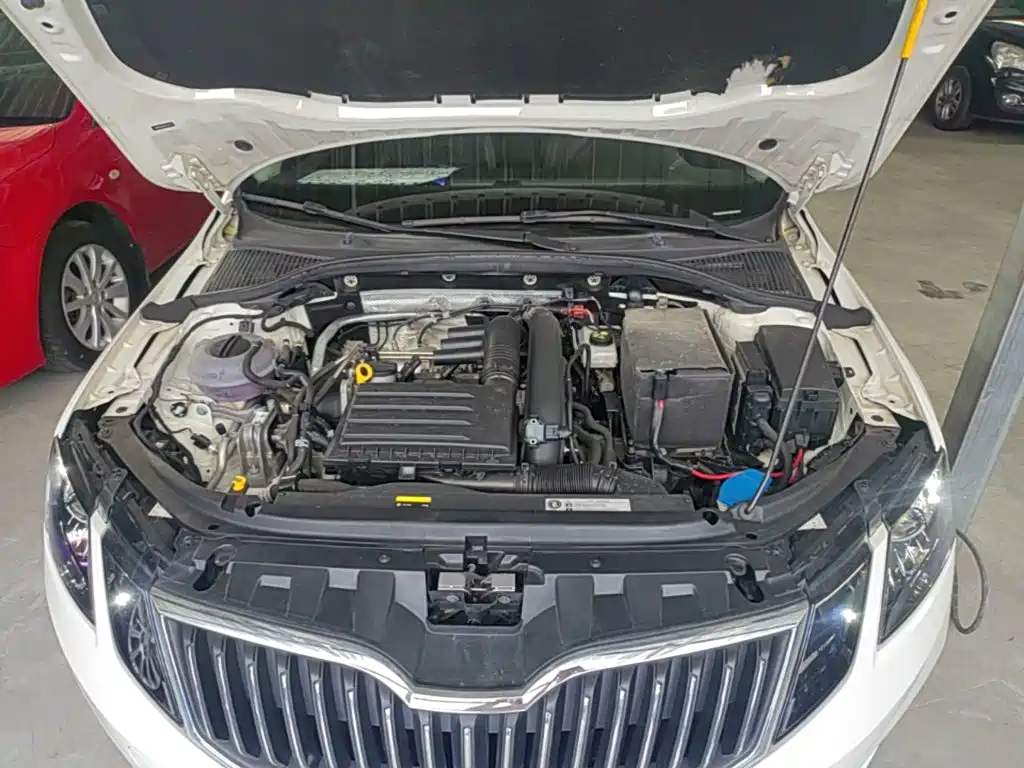 Skoda Octavia 2019 — фото 20