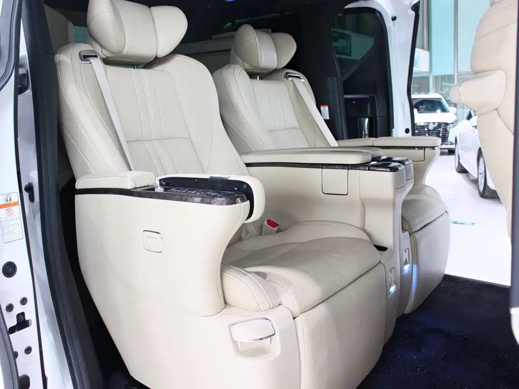 Toyota Alphard 2020 — фото 47