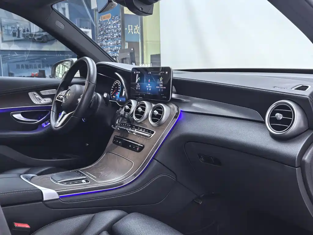 Mercedes-Benz GLC 2020 — фото 11