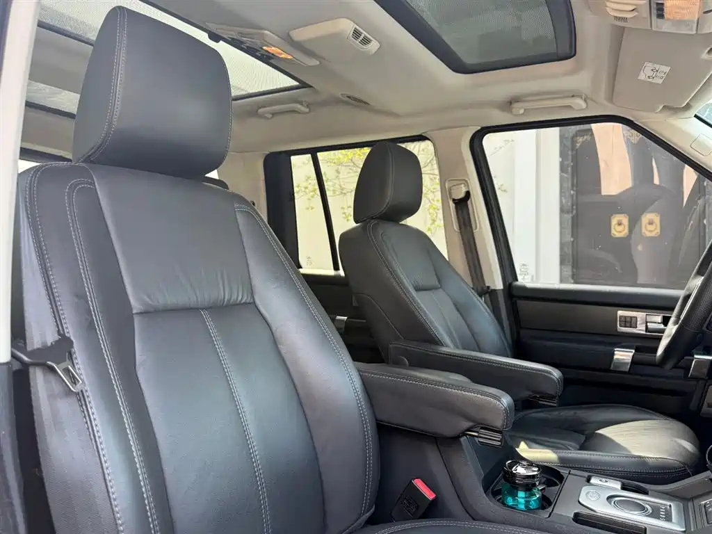 Land Rover Discovery 2015 — фото 21