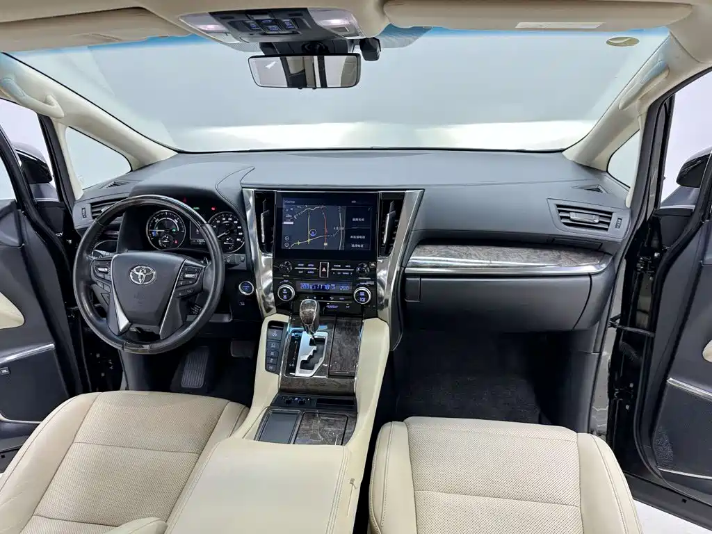 Toyota Alphard 2023 — фото 12