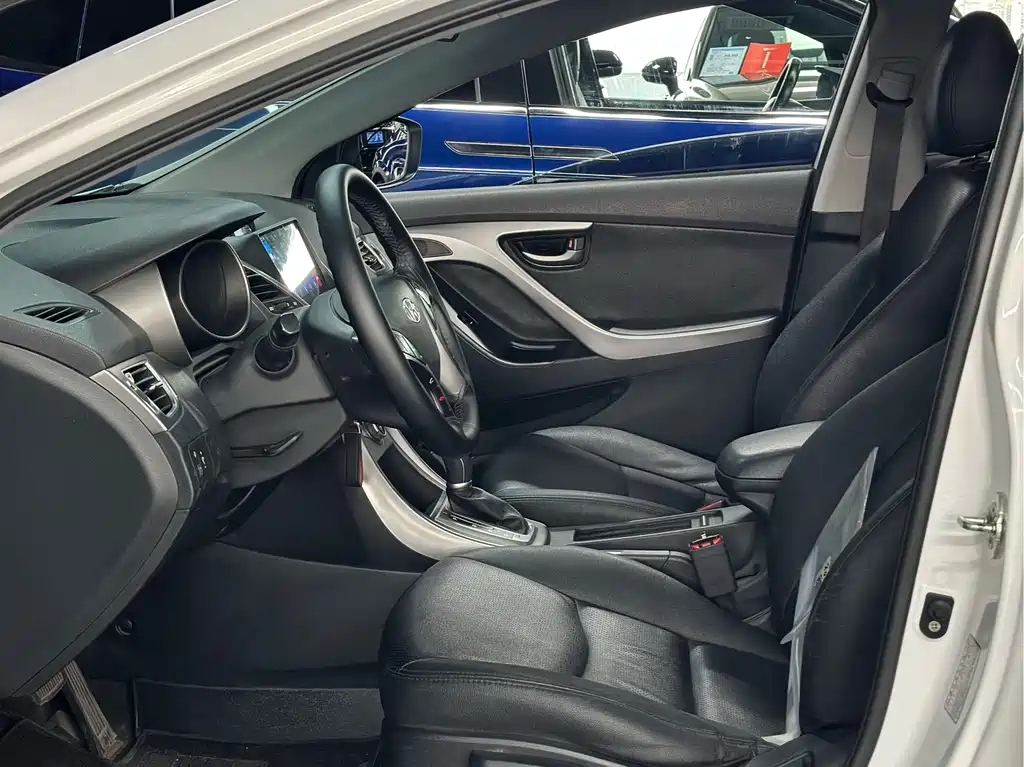 Hyundai Elantra Langdong 2017 — фото 4