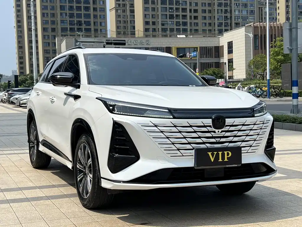 Changan CS75 PLUS 2024 — фото 2
