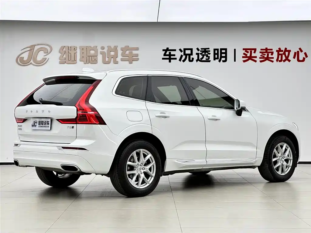 Volvo XC60 2021 — фото 5