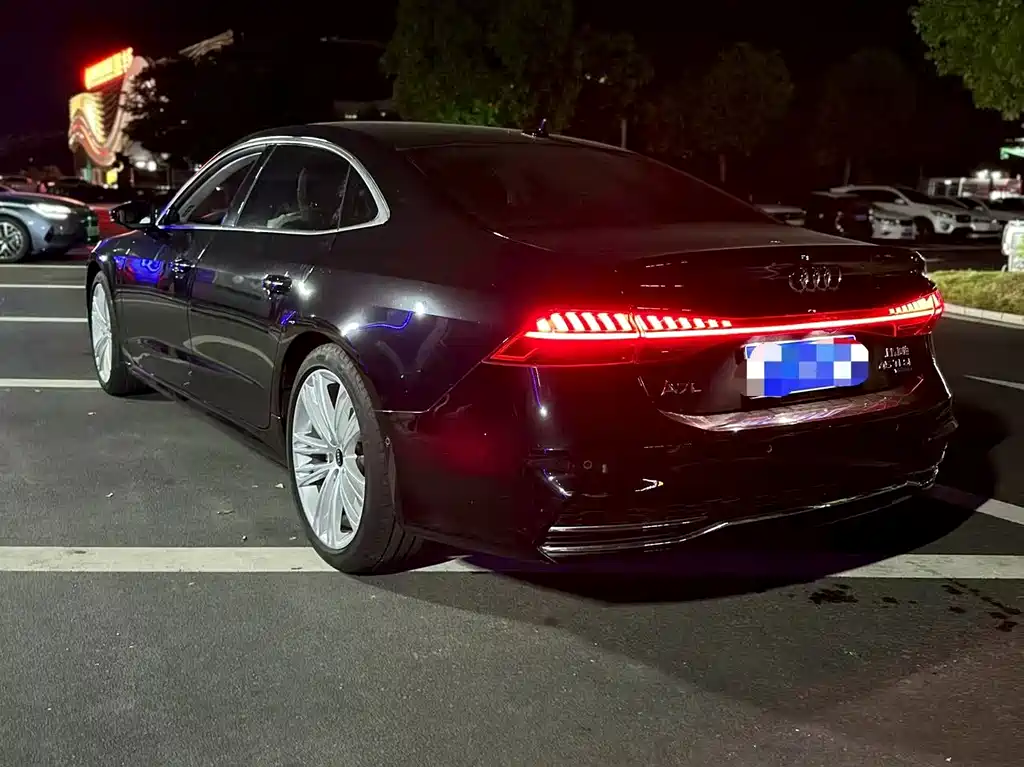 Audi A7L 2024 — фото 9