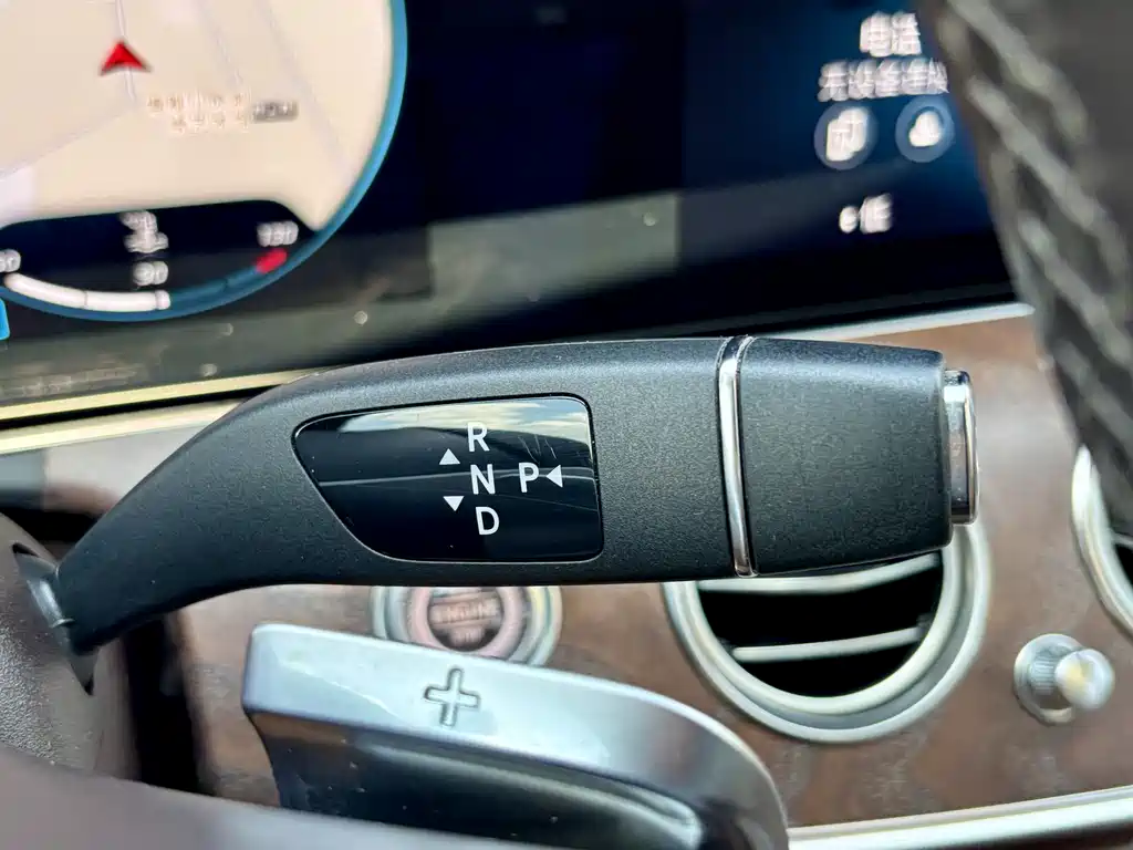 Mercedes-Benz E-Class 2023 — фото 15