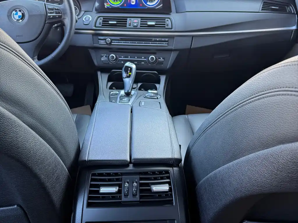 BMW 5 Series 2013 — фото 13