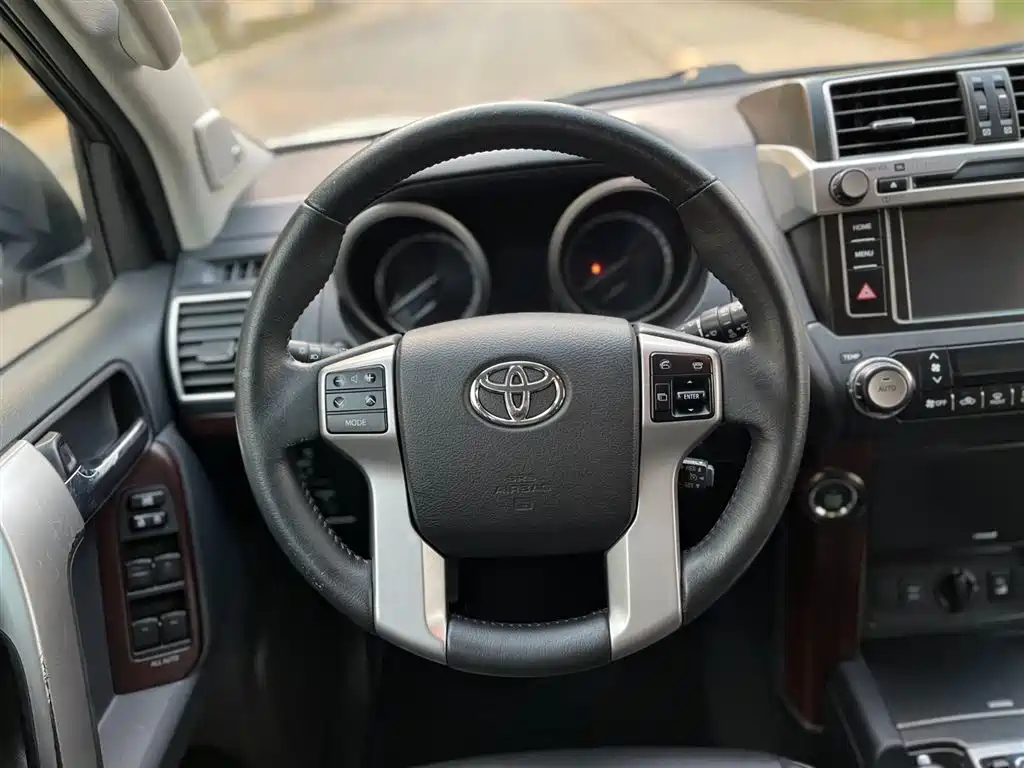Toyota Prado 2016 — фото 17