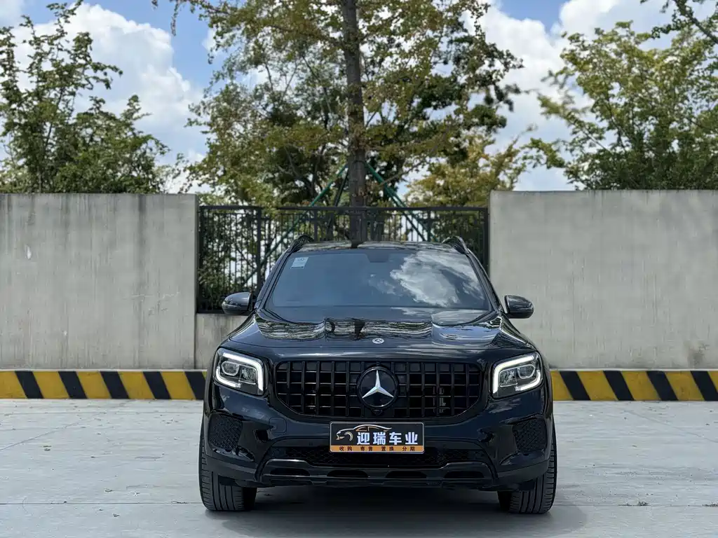 Mercedes-Benz GLB 2023