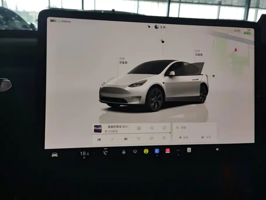 Tesla Model Y 2024 — фото 14