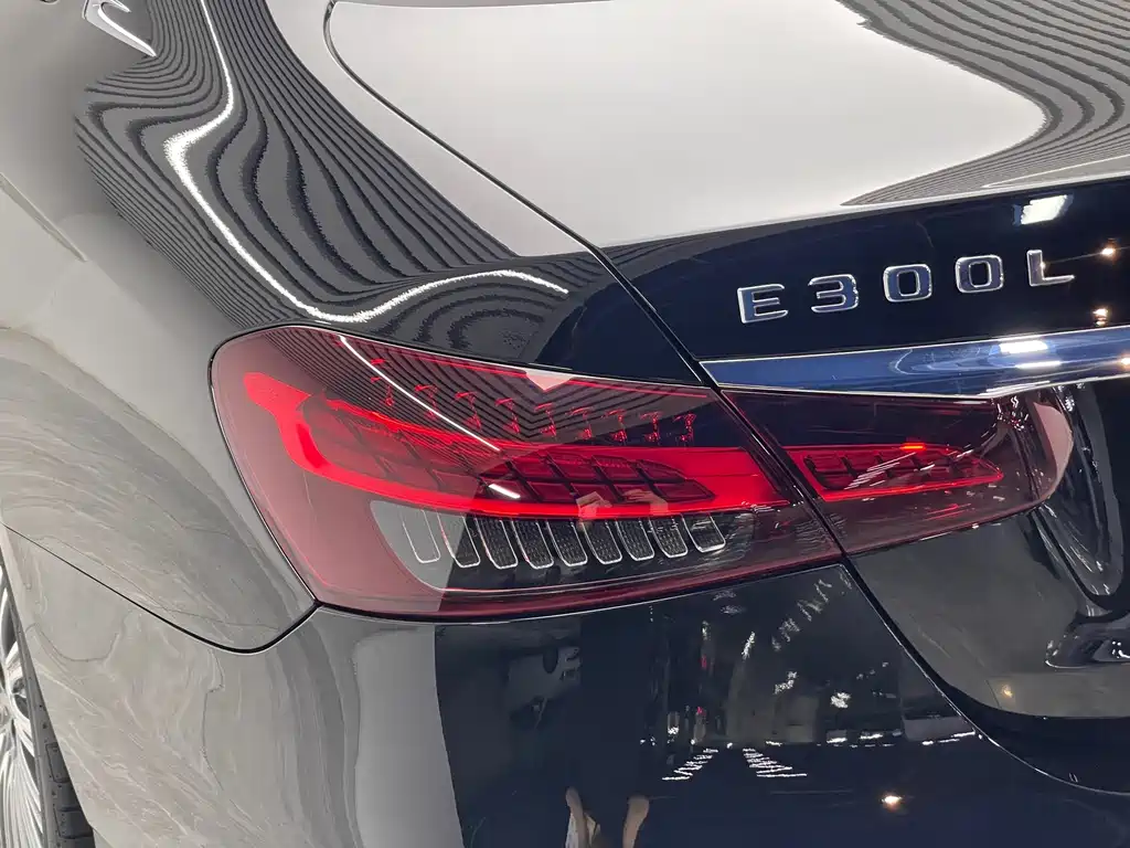 Mercedes-Benz E-Class 2021 — фото 20