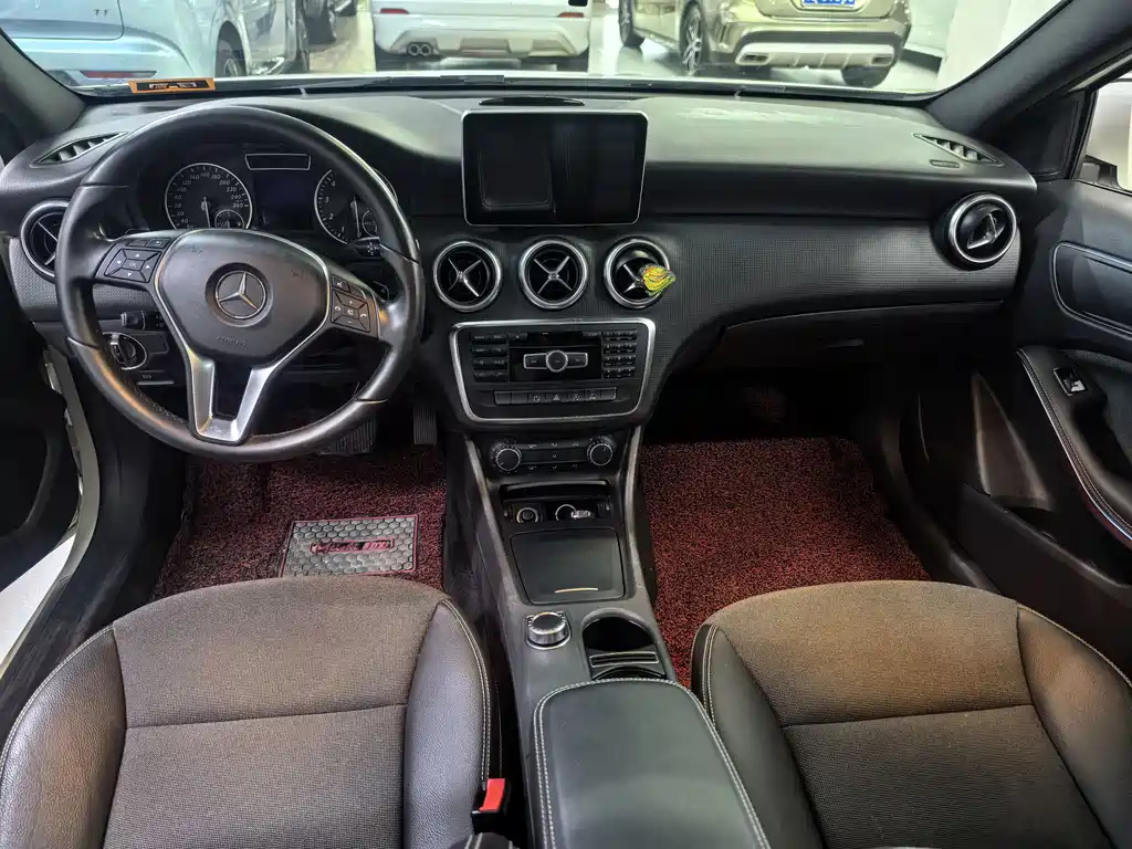Mercedes-Benz A-Class 2015