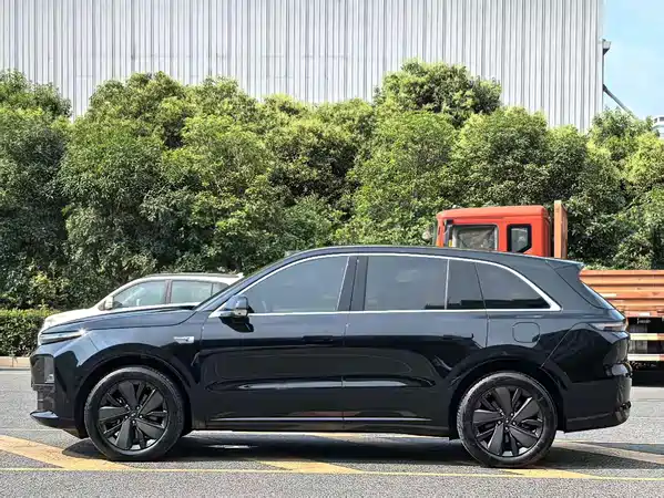 Li Auto L6 2026