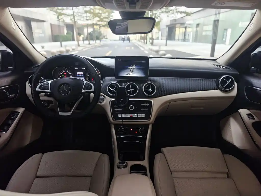 Mercedes-Benz GLA 2021 — фото 9