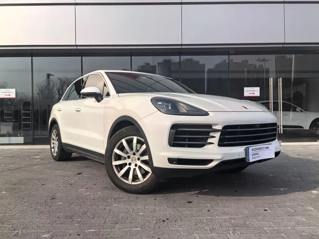 Porsche Cayenne 2018 — фото 1