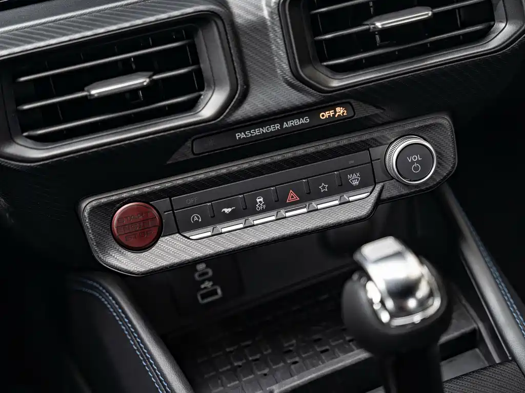 Ford Mustang 2024 — фото 17
