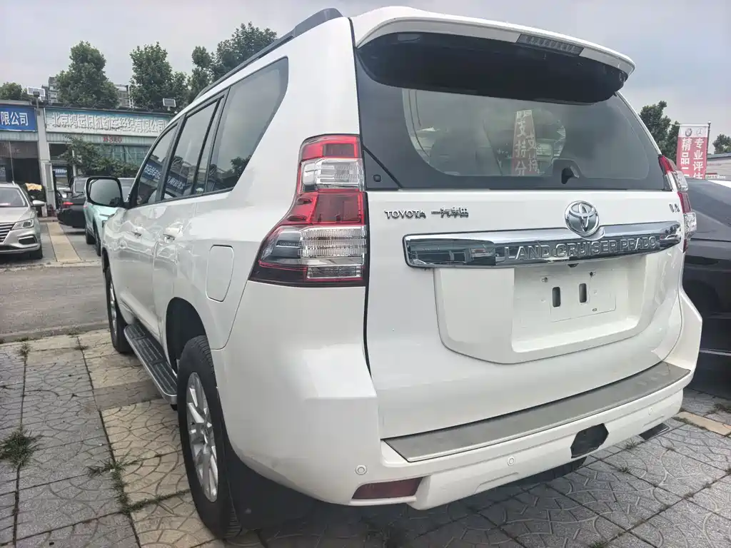 Toyota Prado 2015 — фото 15