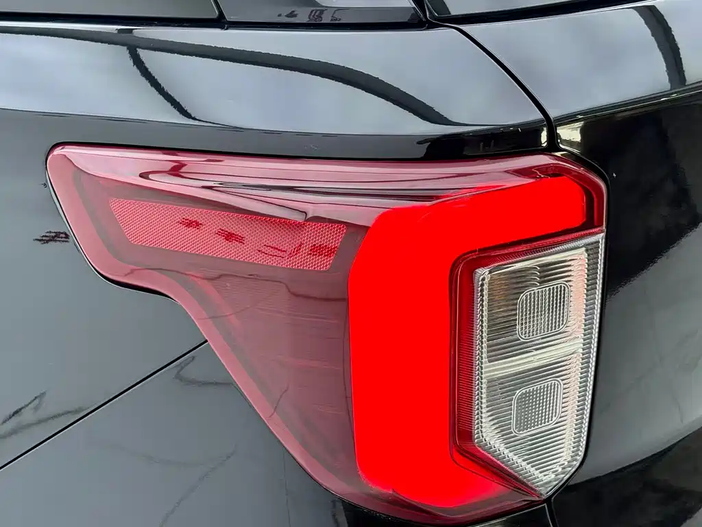 Ford Explorer 2020 — фото 11