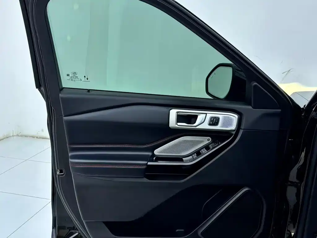 Ford Explorer 2020 — фото 17