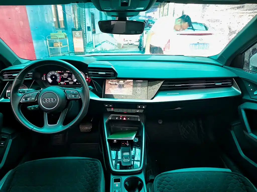 Audi A3 2023 — фото 10