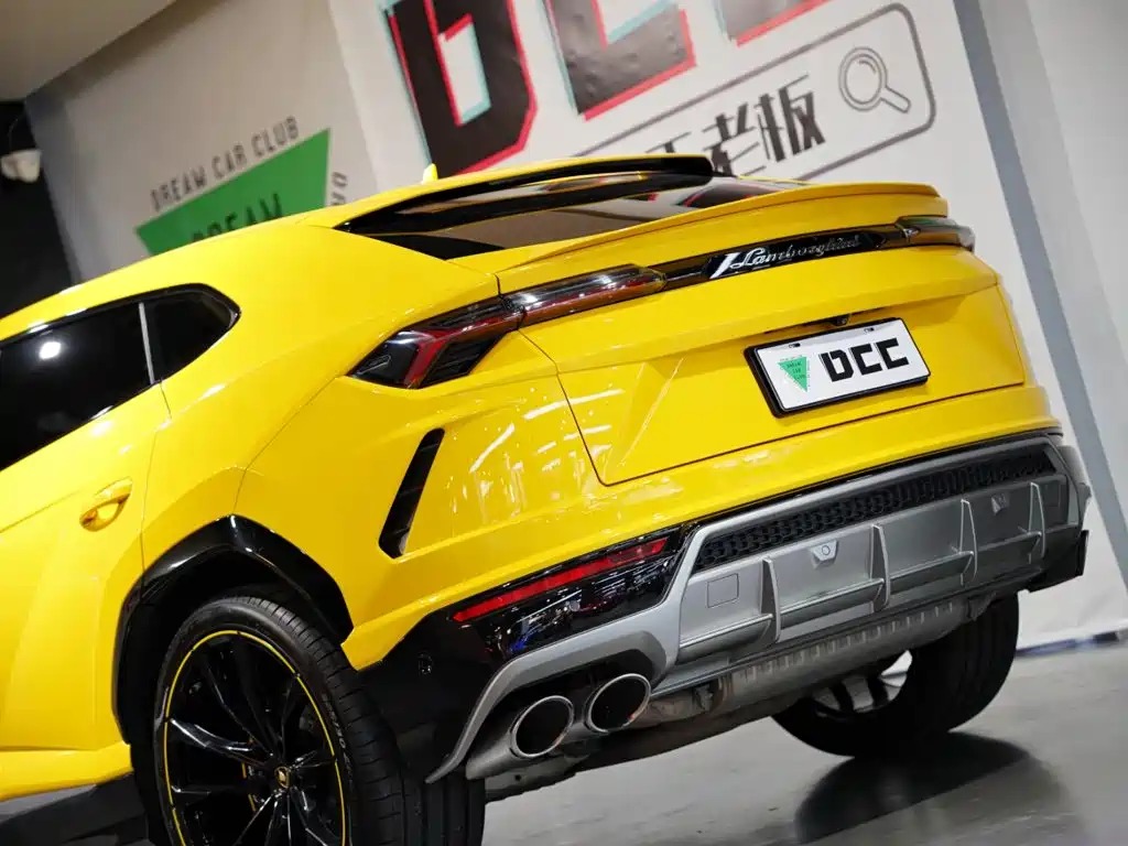 Lamborghini Urus 2019 — фото 44