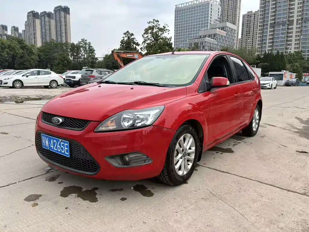 Ford Focus 2015 — фото 1