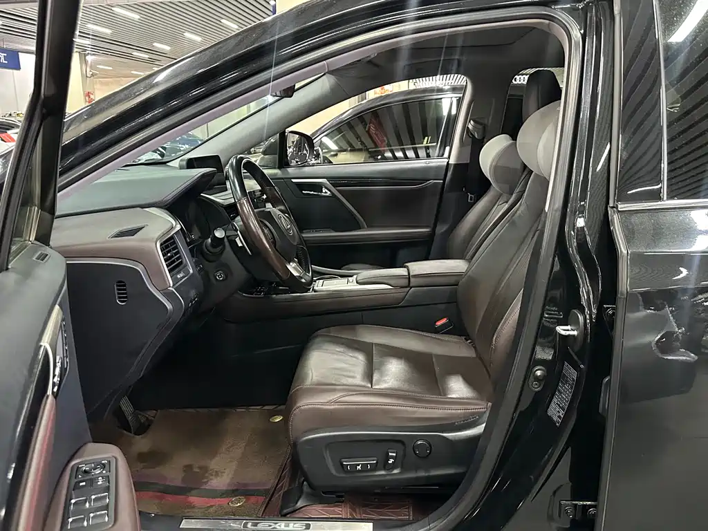 Lexus RX 2021