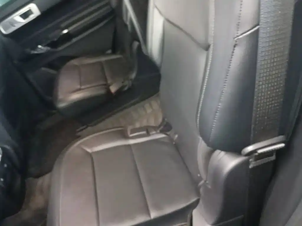 Ford Explorer 2021 — фото 17