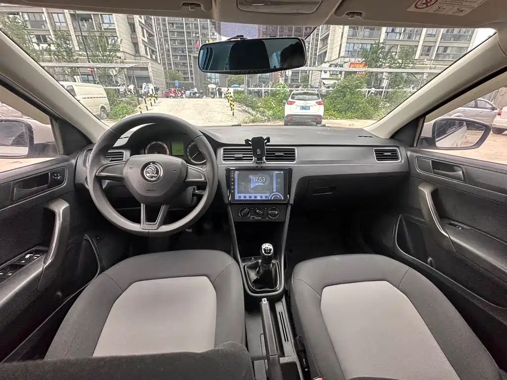 Skoda Rapid 2019 — фото 10