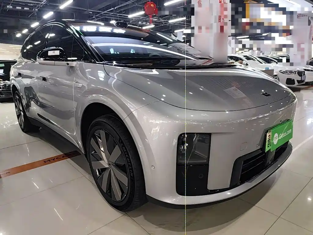 Li Auto i8 2025