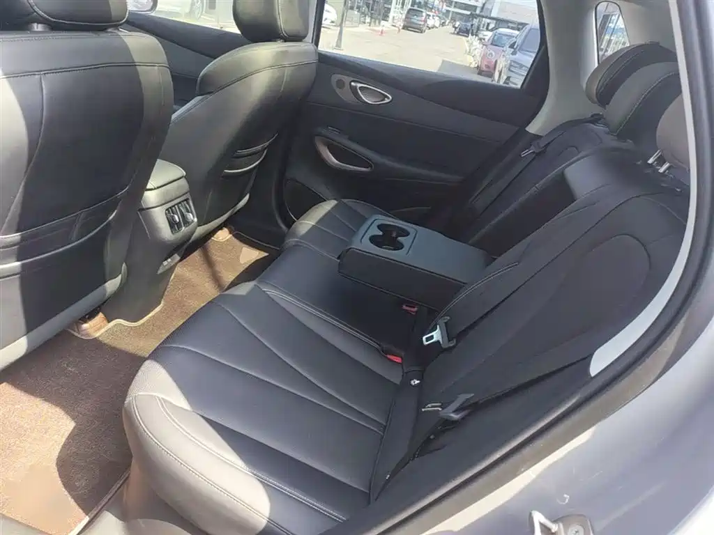 BYD Sealion 05 EV 2025 — фото 17
