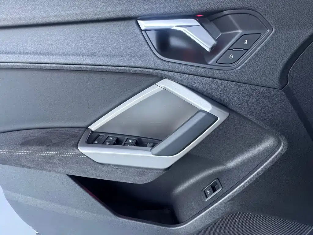 Audi Q3 2022 — фото 14