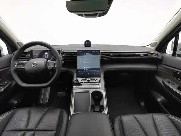 NIO ES8 2021