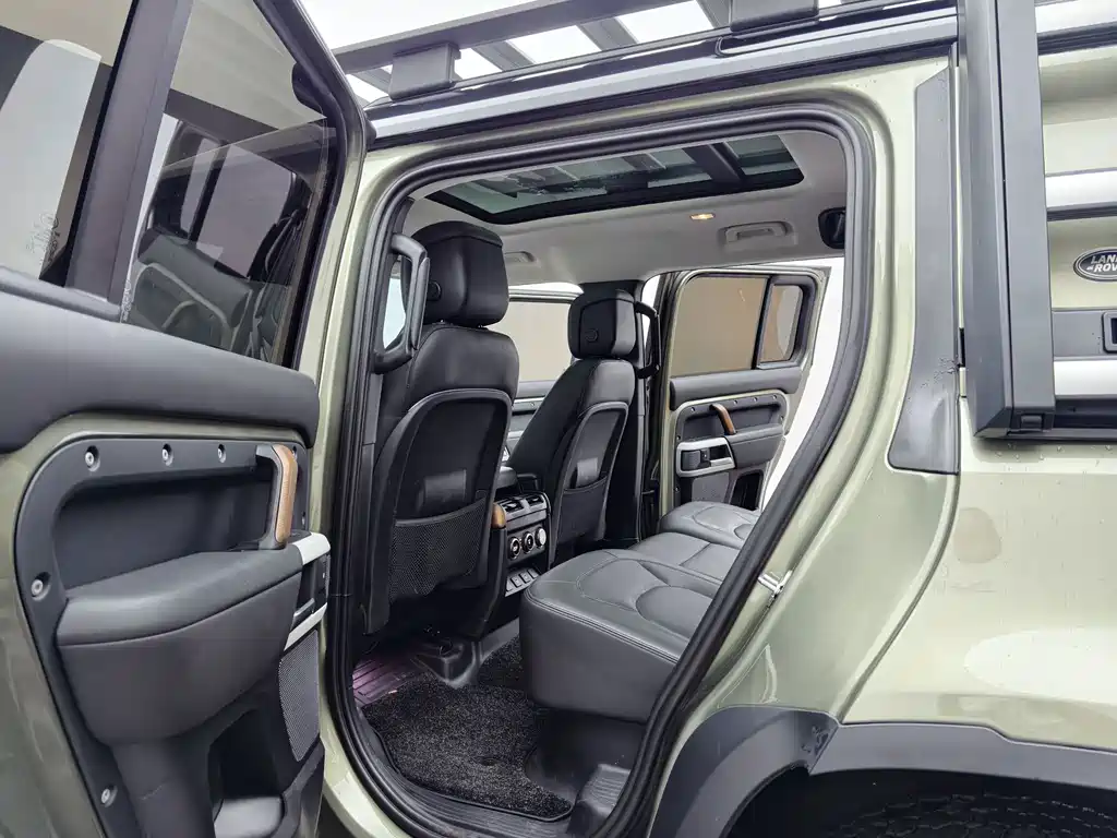 Land Rover Defender 2022 — фото 10