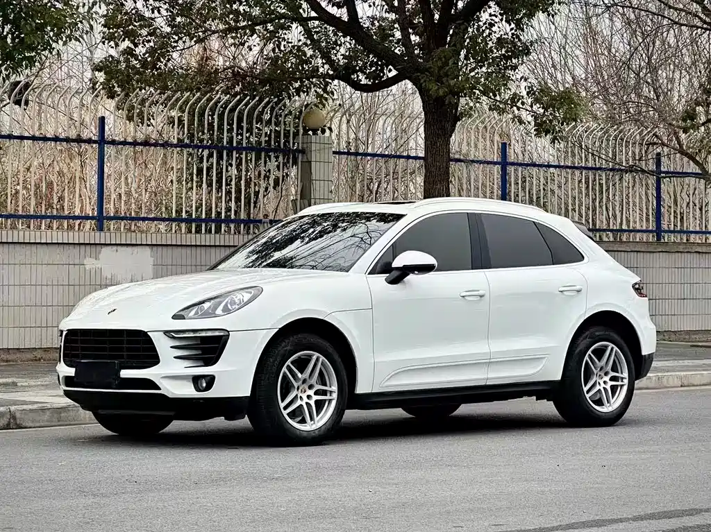 Porsche Macan 2015 — фото 1